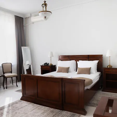 Jardin Hotel 4*